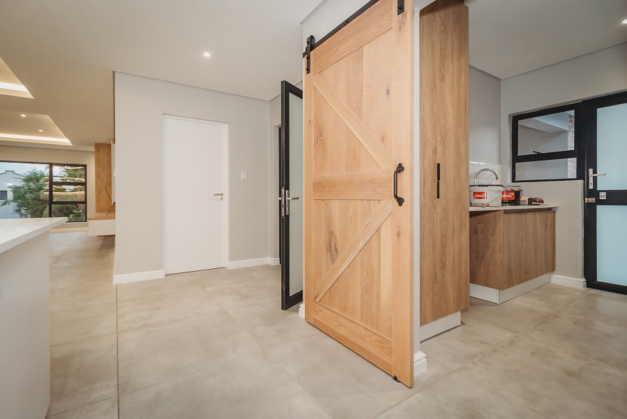 4 Bedroom Property for Sale in Denver Park Western Cape